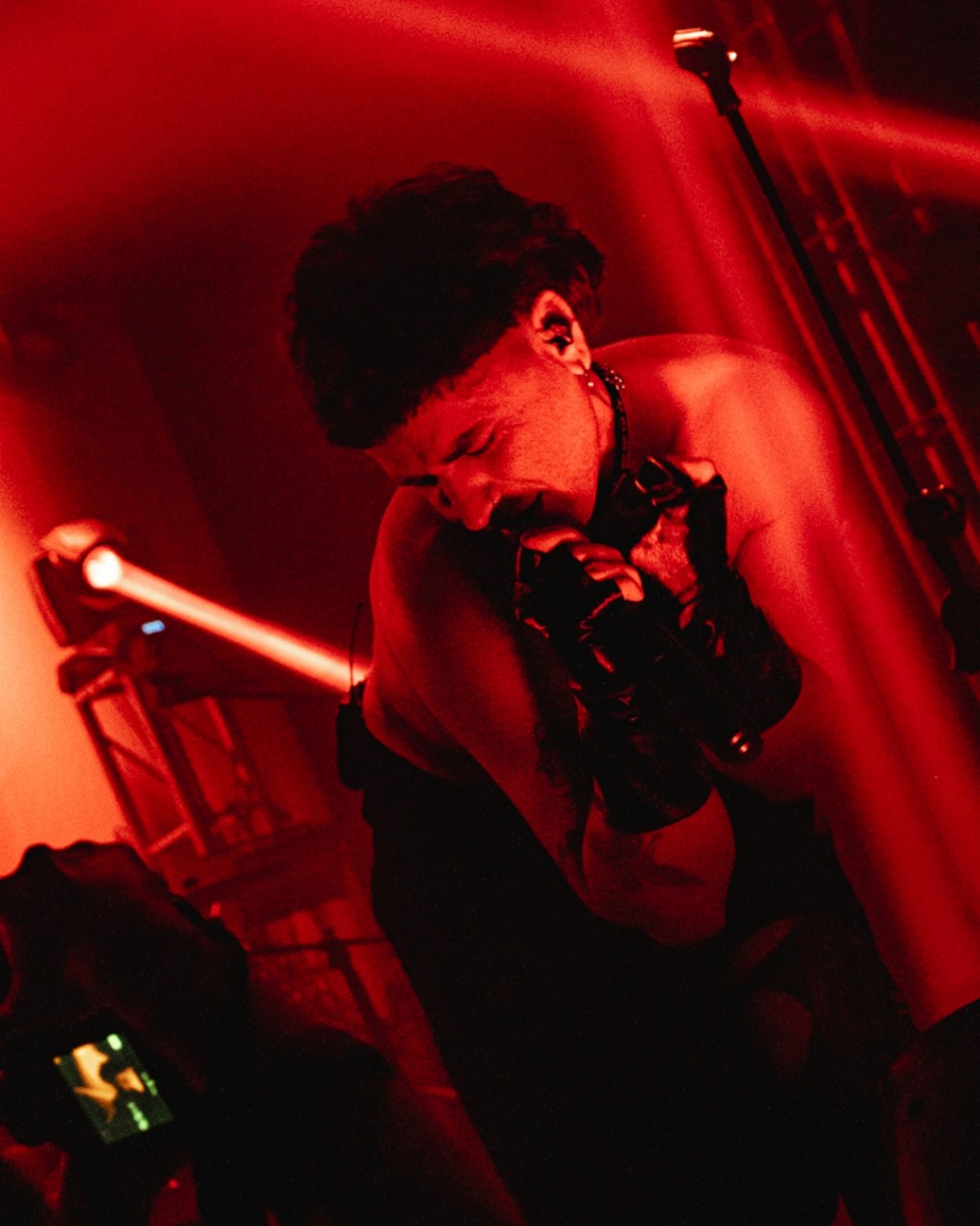 MONA BONDAGE. LA SANGRE QUE NECESITA EL ROCK