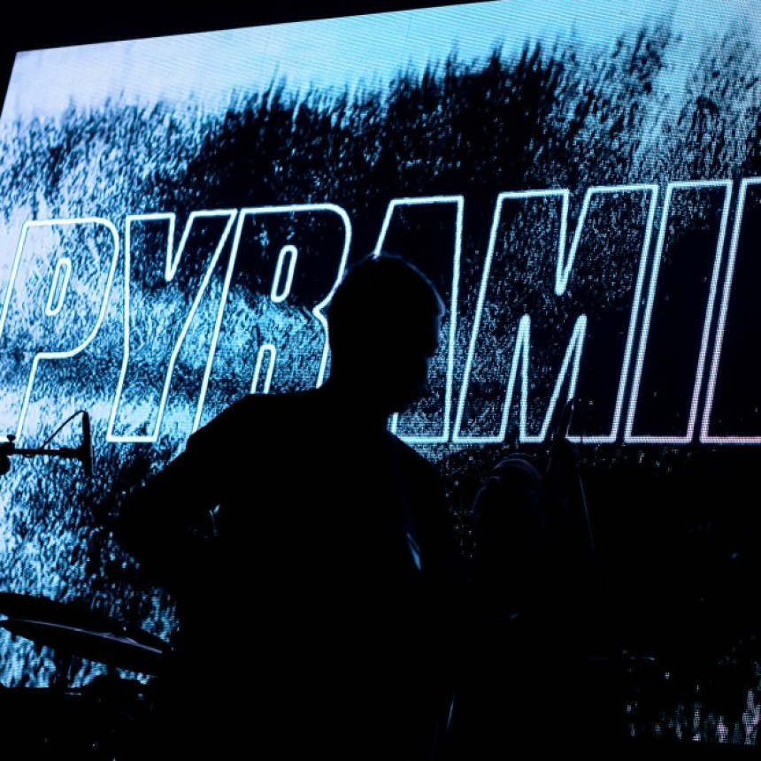 Ceremonia compartida para recibir el oto&ntilde;o: Tensi&oacute;n, Pyramides y Electrochute compartieron escenario en el CC G&uuml;emes 